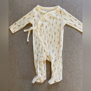 Carter’s footie size 3 months